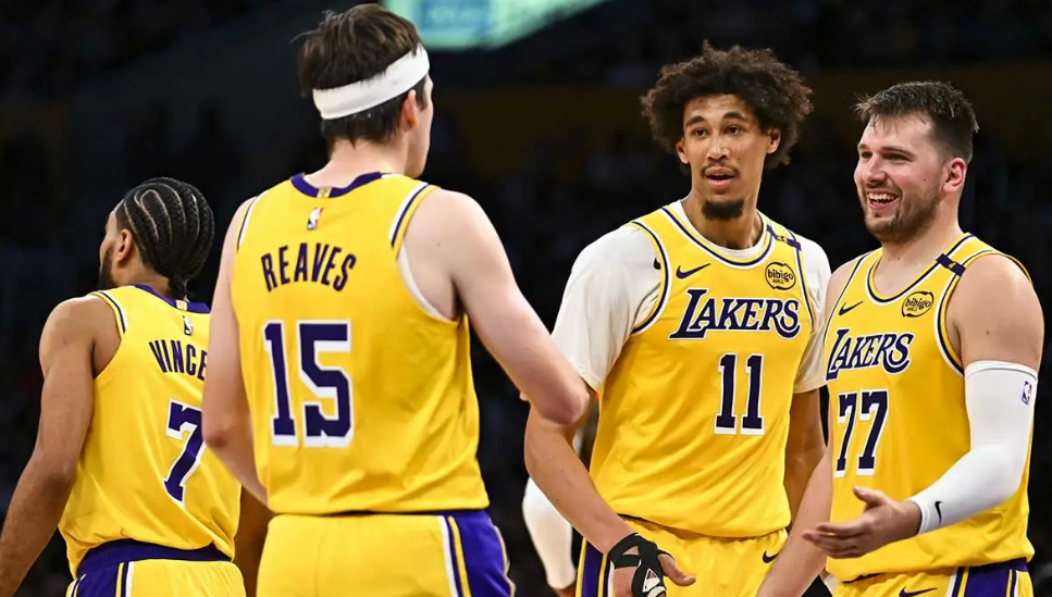 湖人引入艾顿后内线实力不升反降，问题究竟出在哪？