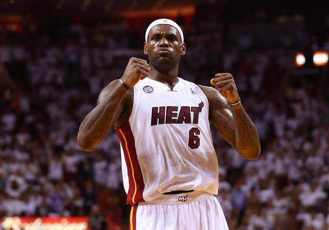 NBA单赛季季后赛总得分榜：乔丹领跑，詹姆斯双纪录独占鳌头