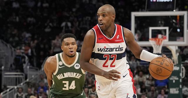 米德尔顿感恩球迷：穿雄鹿22号球衣的支持意义非凡