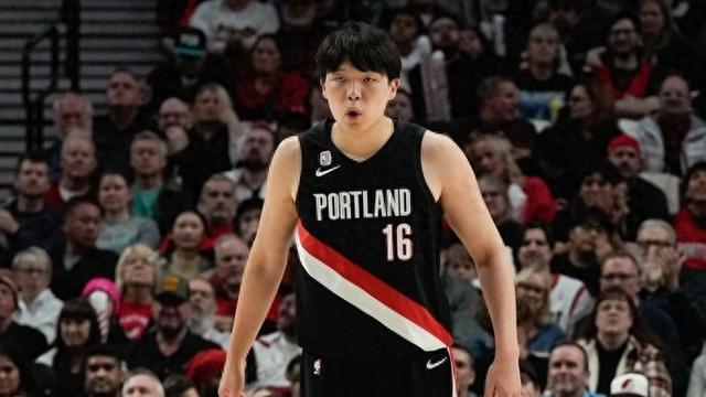 杨瀚森NBA首秀：与姚明相似的起点，中国新星的挑战之路