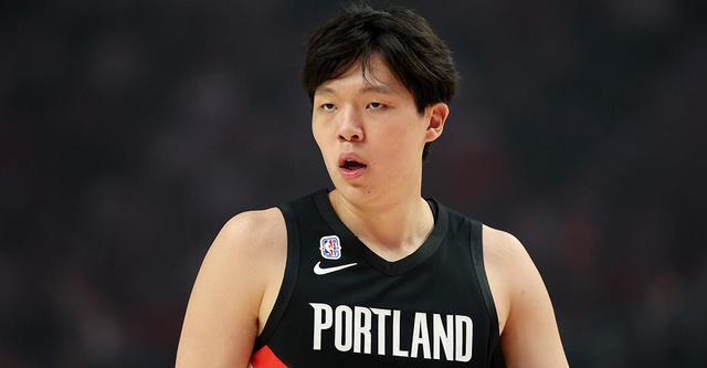 杨瀚森NBA首秀发声：新秀身份时刻准备上场