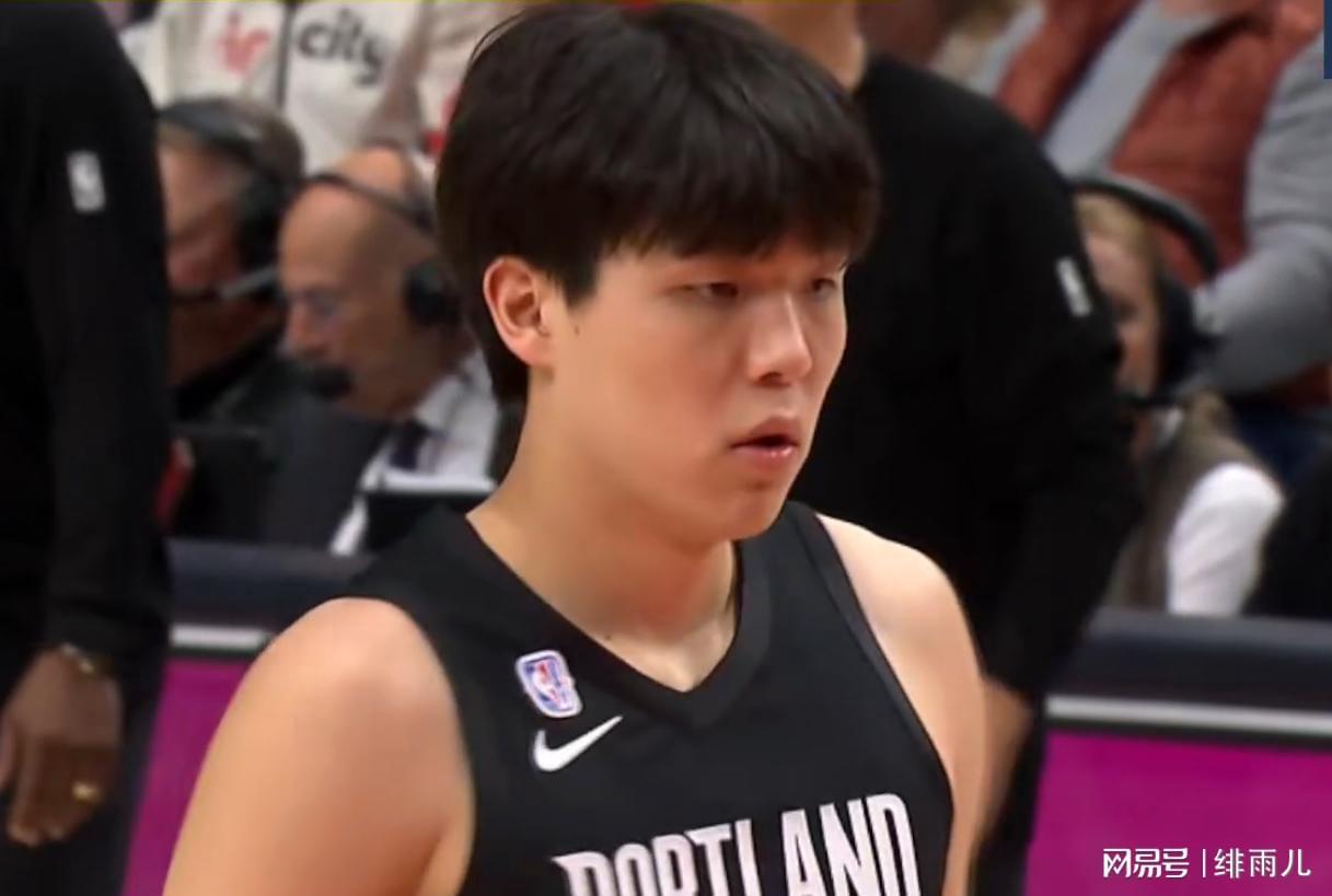 开拓者首战遭森林狼逆转，比卢普斯弃用杨瀚森成败因