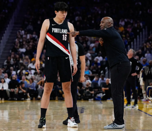 比卢普斯被捕真相揭秘：跨国犯罪与NBA的隐秘关联