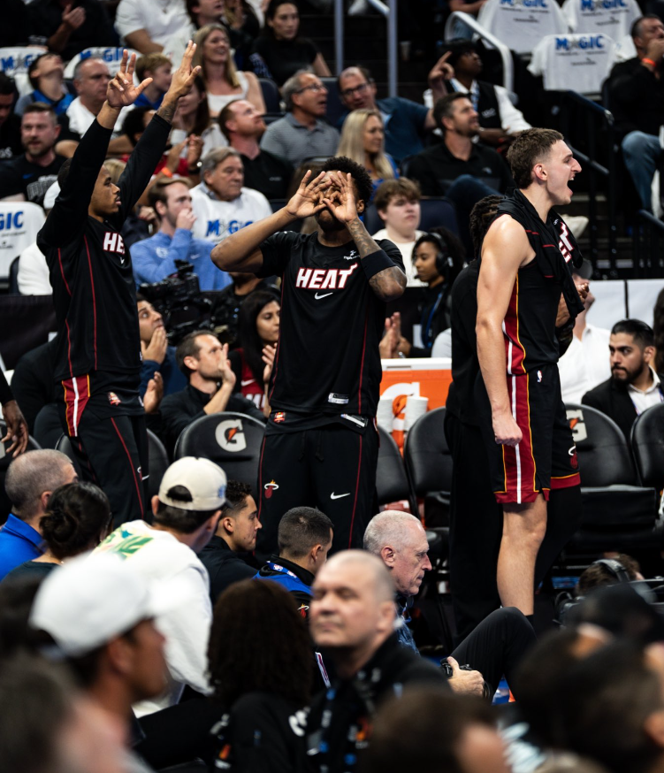 小卡特关键篮板+决胜罚球！魔术71分三巨头逆转热火