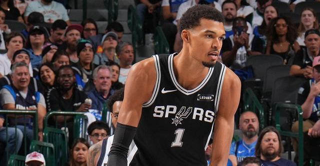 文班亚马：每日积累终迎高光 揭幕战40+15创历史