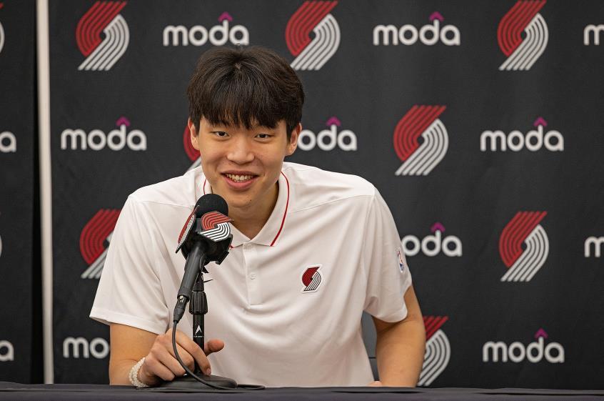 杨瀚森拿2分1篮板，即将超过崔永熙！盘点7名中国球员NBA首秀数据