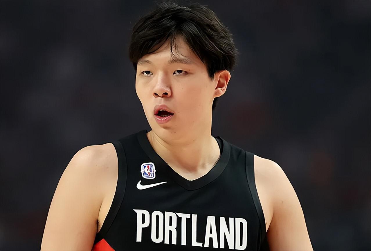 华子41+7创森林狼揭幕战纪录，森林狼险胜开拓者，杨瀚森首秀