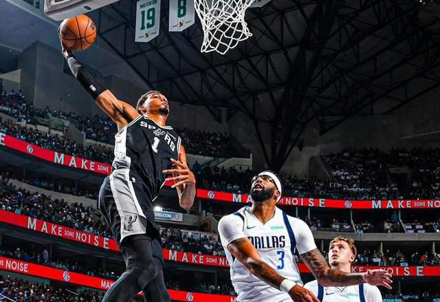 马刺三少闪耀！文班亚马40+15完爆浓眉，哈珀成新妖刀