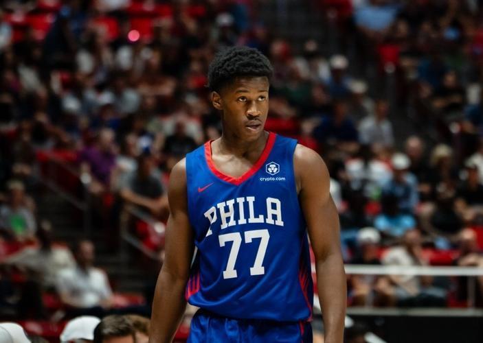 76人探花埃奇科姆首秀狂轰34分 破詹姆斯纪录创队史新高