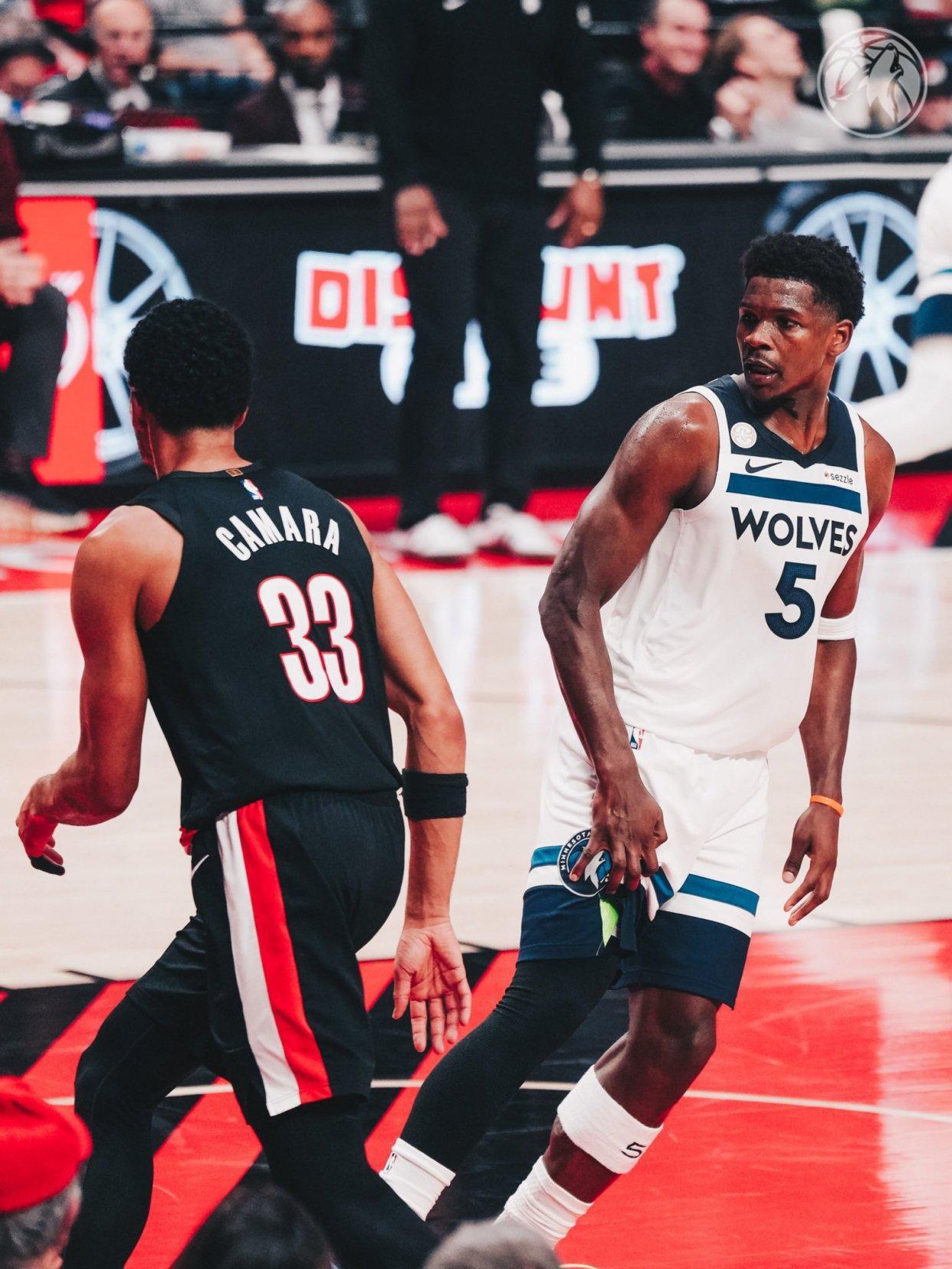 杨瀚森NBA首秀2分遭隔扣，开拓者惜败森林狼，爱德华兹41+7创队史