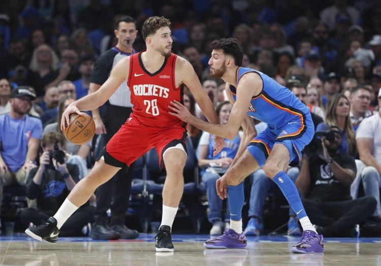 火箭队底薪前锋奥科吉表现亮眼，伊森或成交易筹码？