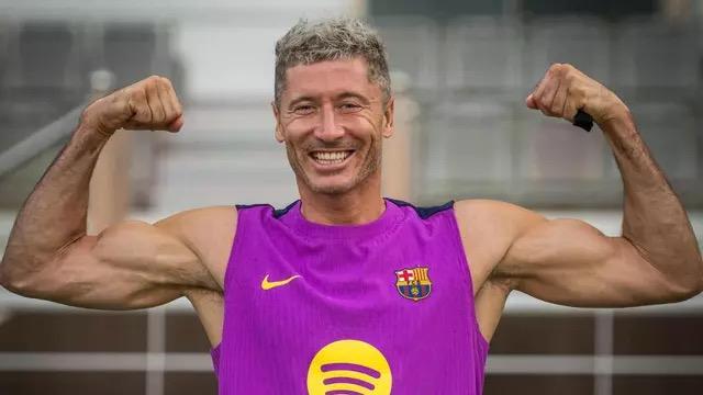 曼联加入莱万争夺战，阿莫林力挺波兰锋霸加盟