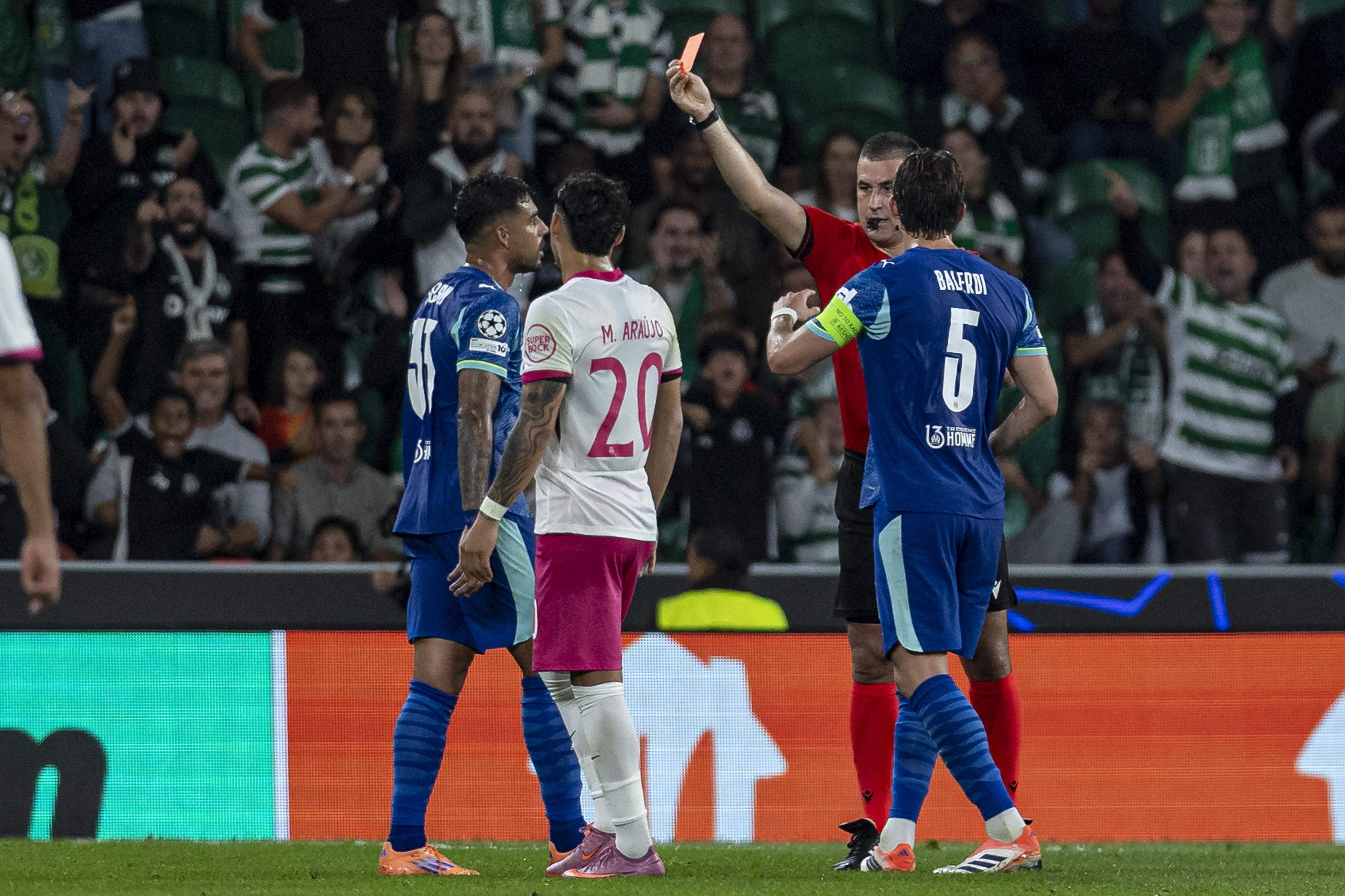 马赛欧冠争议判罚：奥巴梅扬怒斥裁判水平低劣