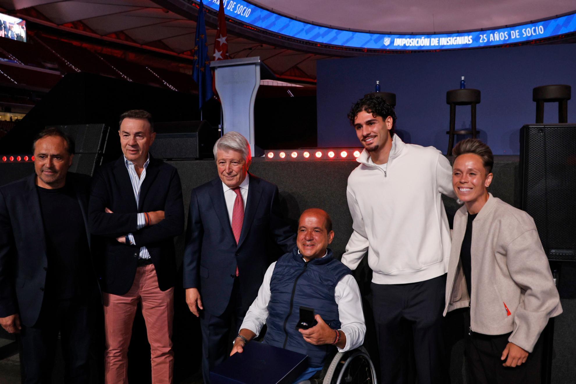 马竞25年会员专属荣誉：银质纪念章致敬忠诚球迷