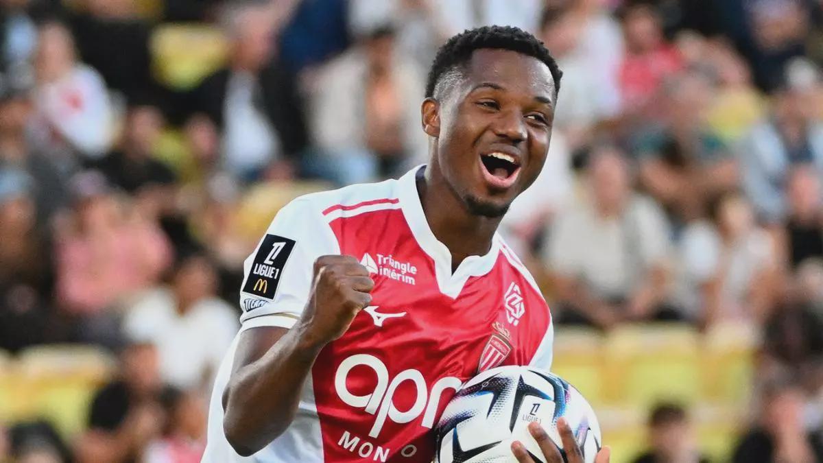 法蒂被换下显不满，摩纳哥主帅强调情绪管理重要性