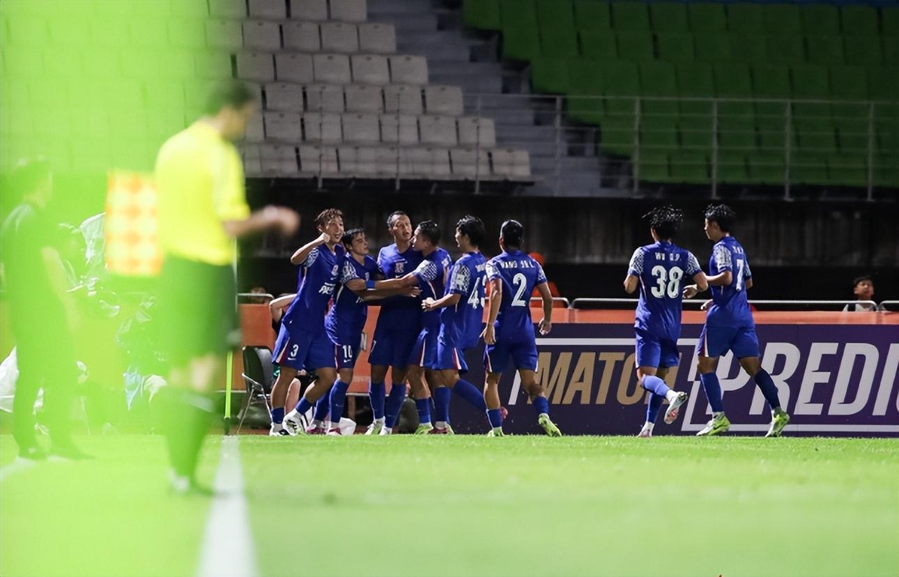 申花双子星闪耀亚冠！朱辰杰蒋圣龙获韩媒盛赞：中国长城防线