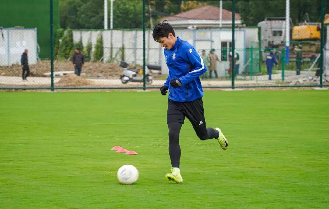 无锡吴钩队新训练基地正式启用，冲甲成功备战收官战