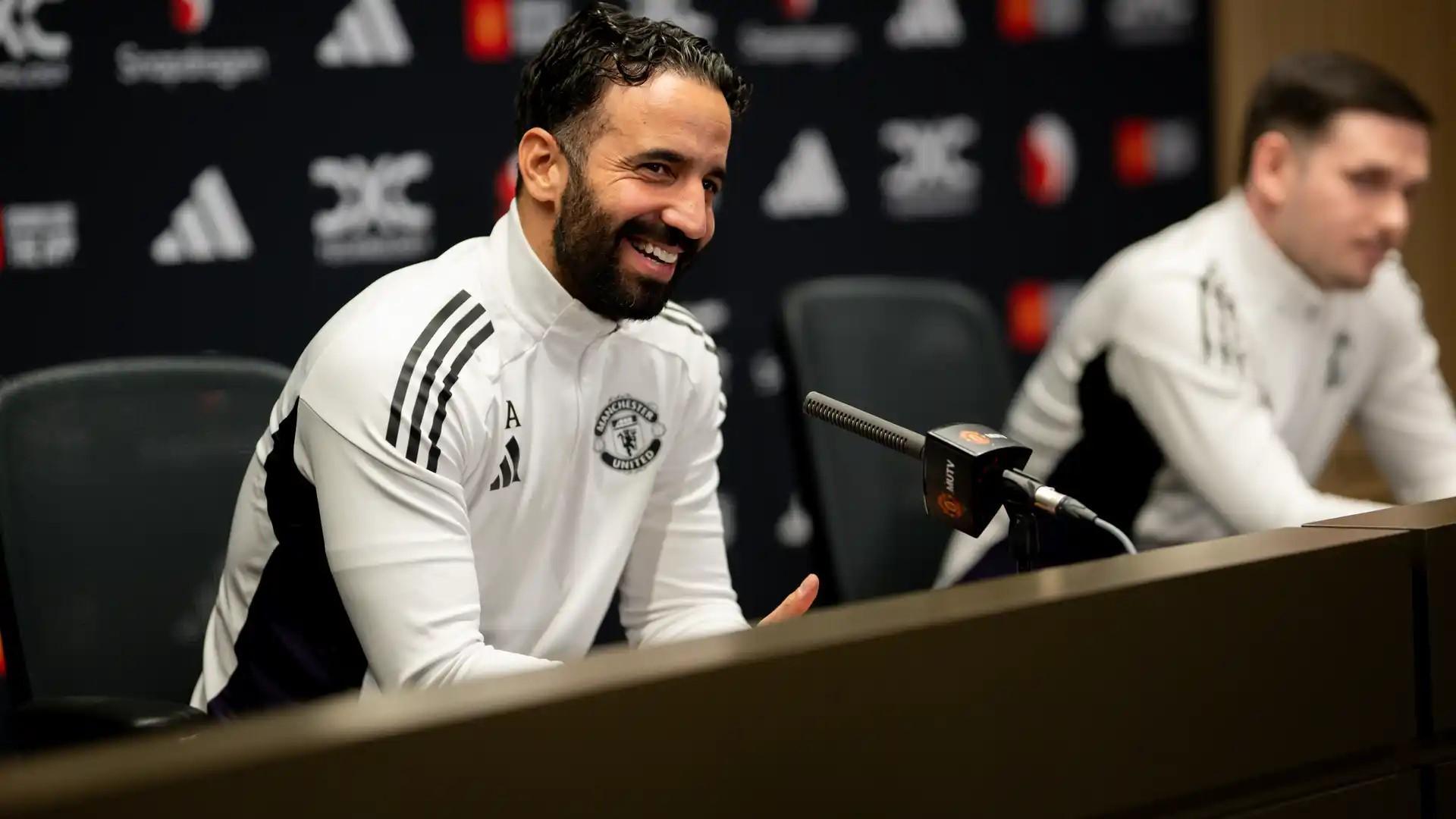 阿莫林：利马接近复出合练，三中卫体系助马奎尔焕新