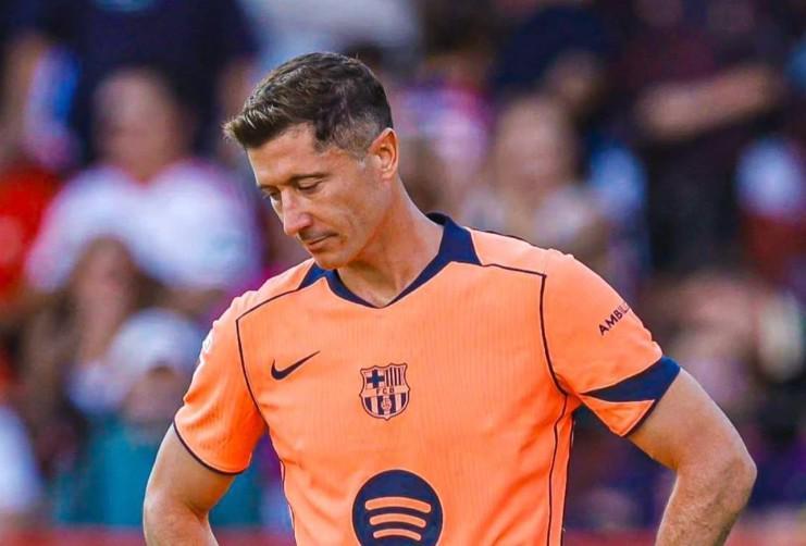 什琴斯尼谈莱万伤情：好于预期，能否出战国家德比存疑