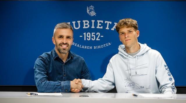 皇家社会官宣：中场新星卡沃内利续约至2028年