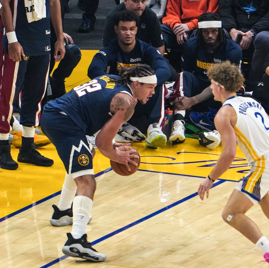 生涯巅峰夜！戈登11中10狂轰50分创多项纪录，美媒盛赞最被低估球星