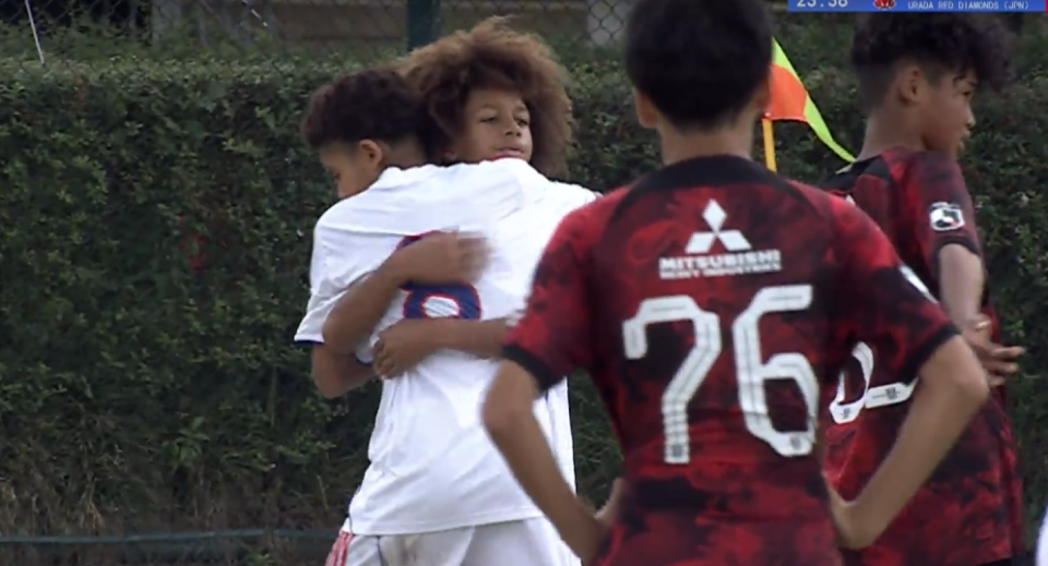 法甲里昂U14小组赛惨遭四连败 浦和红钻宋承戴帽首胜