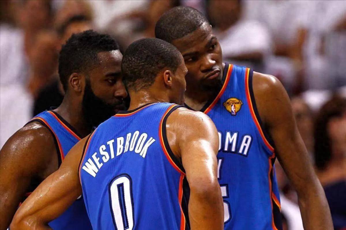 雷霆三少生涯总薪水大揭秘：杜兰特5亿领跑，哈登威少谁更吸金？