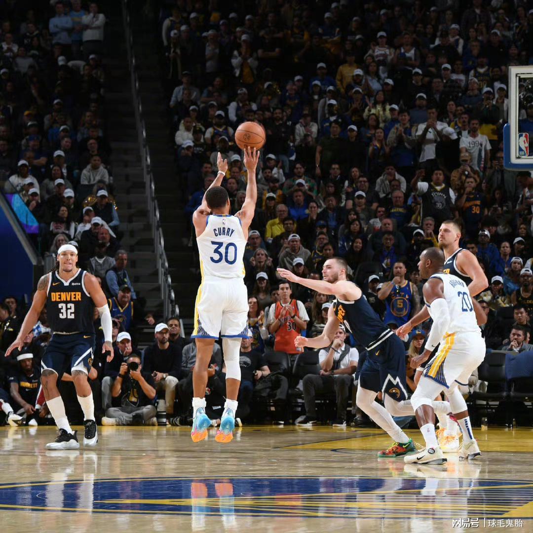 勇士新赛季策略大揭秘：库明加从饮水机到首发的逆袭之路