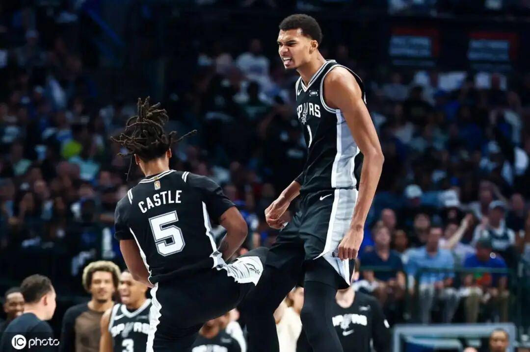 新赛季NBA首秀红黑榜：文班亚马惊艳全场，恩比德表现低迷