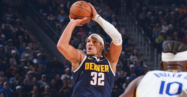 三分7中7狂轰25分！戈登刷新半场得分与三分双纪录