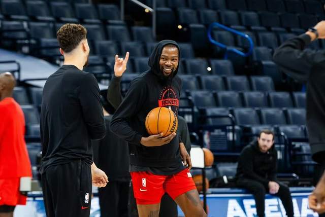 阿门复出火箭双塔出击，杜兰特率队迎战活塞争赛季首胜