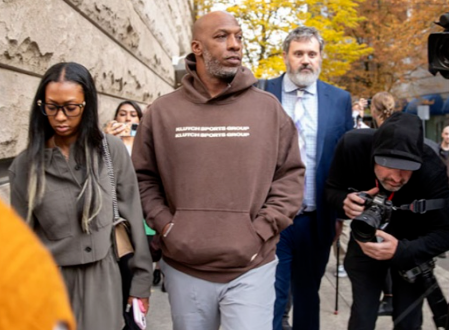 波特兰开拓者紧急换帅！比卢普斯涉赌被捕，斯普利特接任