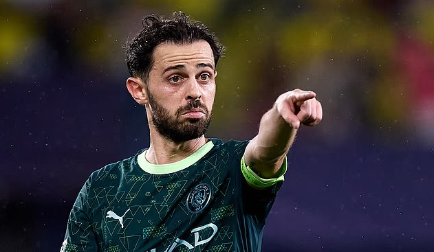 B席：曼城防守稳定助攻击手自由发挥，斯通斯成关键