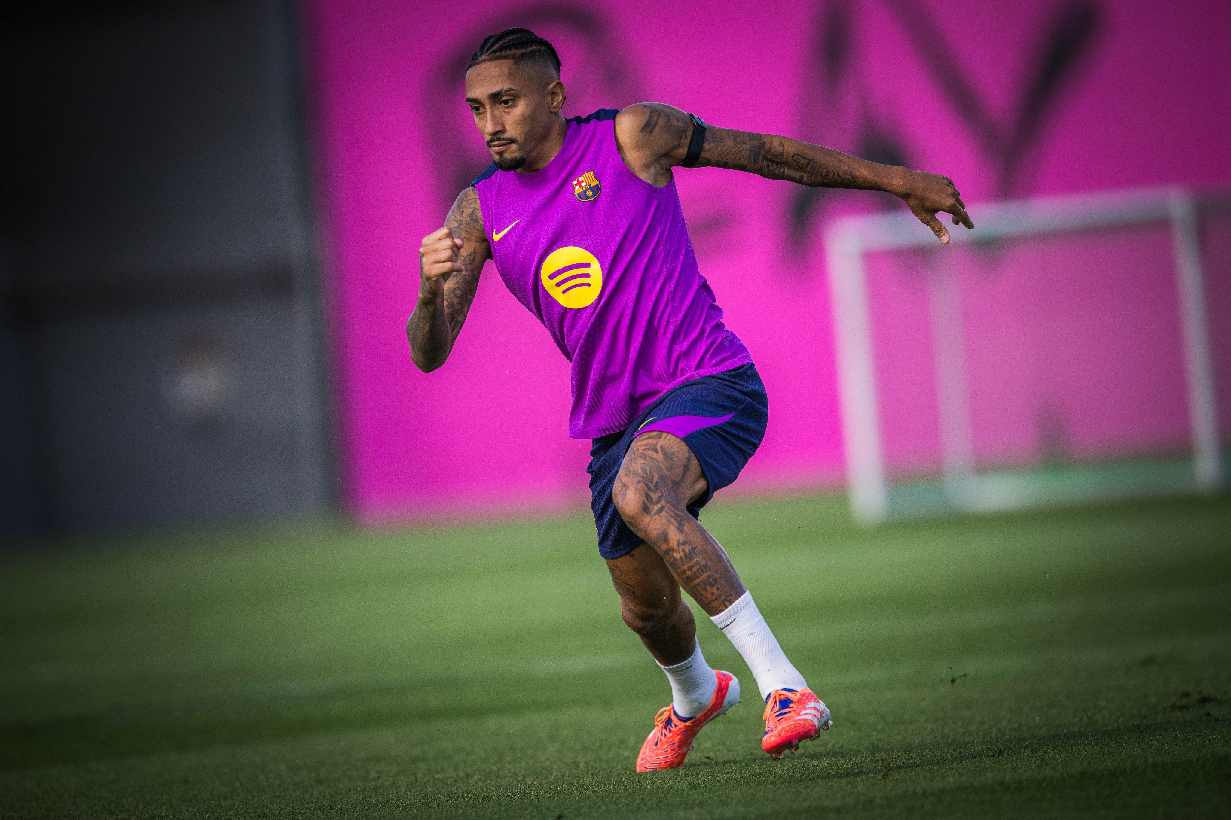 拉菲尼亚训练后不适确认缺席国家德比，德容、克里斯滕森可出战