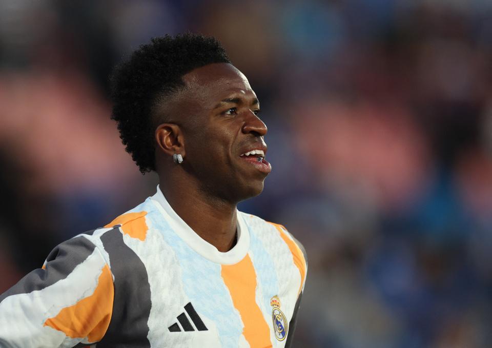 巴萨名宿批维尼修斯：才华横溢却难成榜样，西甲海外赛引热议