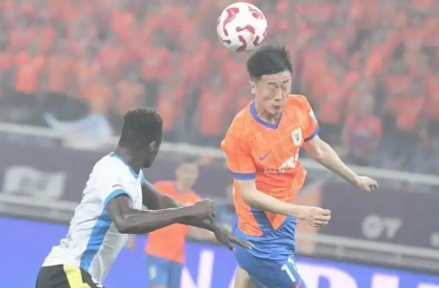 外籍裁判执法中超关键战，杜月徵回归山东全运队，俱乐部打击侵权