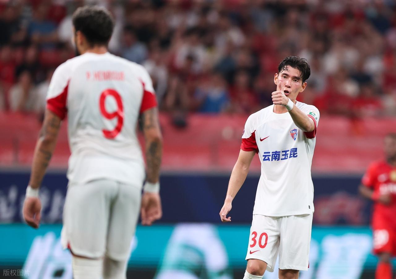 中超保级战：梅州1-4玉昆，三镇1-2新鹏城，积分榜3队争2降级名额