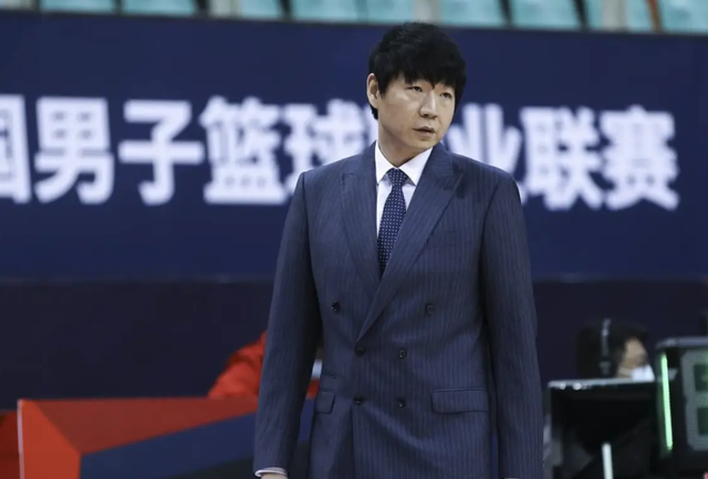 山东男篮最新动态：第三外援锁定威廉姆斯，克里斯提前归队