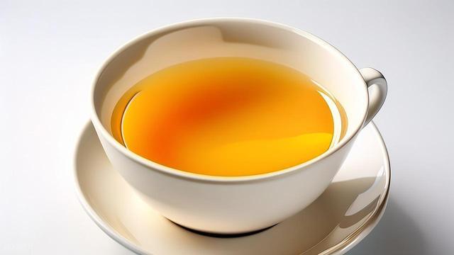 医生紧急提醒：服用降压药后这3类食物千万别碰，否则后果严重