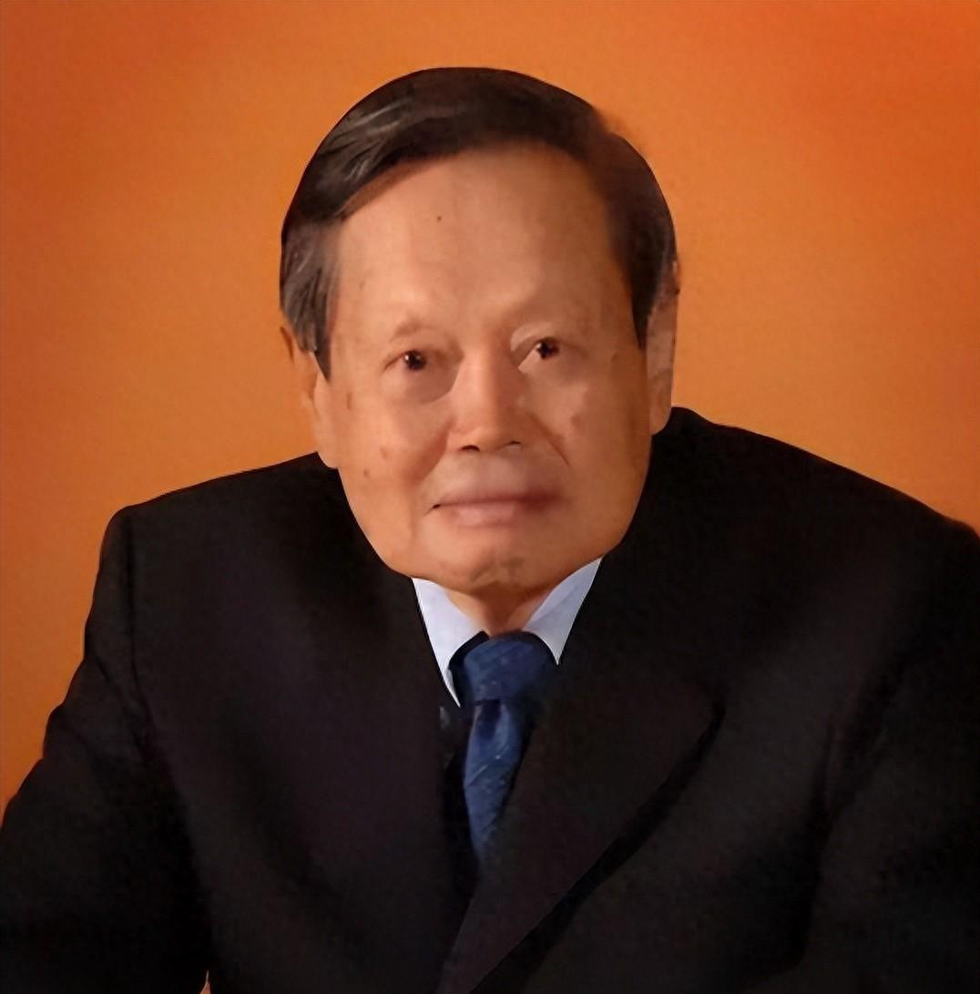 103岁杨振宁离世后，74岁郑则仕被传离世？本人亲自辟谣