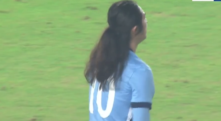 李提香中超赛场遭遇滑铁卢：乌龙+送点+险染红，状态低迷引关注