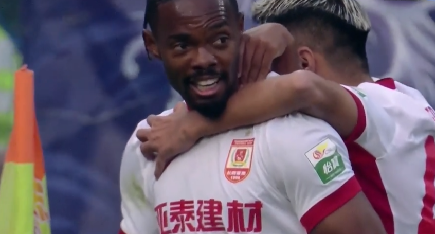 2025中超亚泰保级关键战：谢维军失误送礼，西普里安首球建功