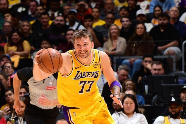 两战狂轰92分！减重东契奇能否加冕NBA得分王？