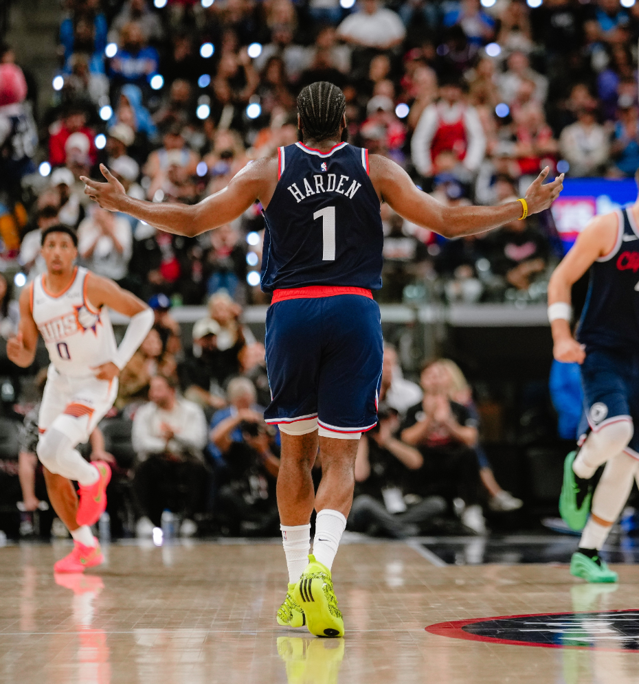 哈登三节狂轰30+7+7！三节打卡率队大胜，老快船能否靠他冲冠？