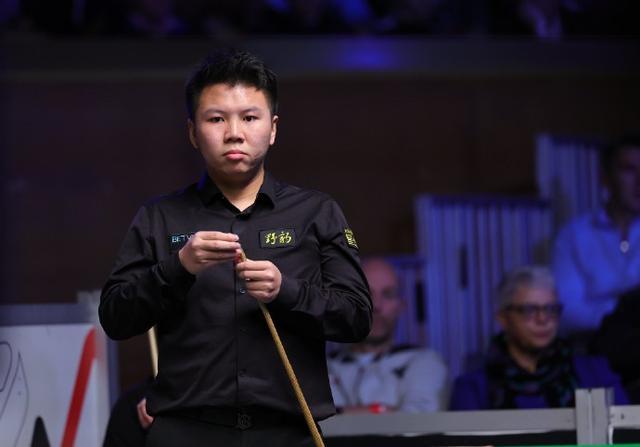 斯诺克北爱赛：周跃龙5-4绝地逆转福德 强势晋级四强