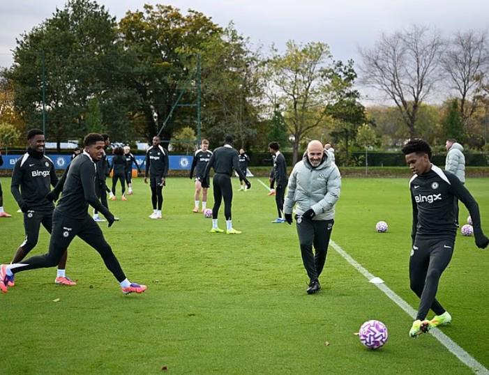 太阳报：切尔西训练基地触发火情警报，球员撤离后发现是误报