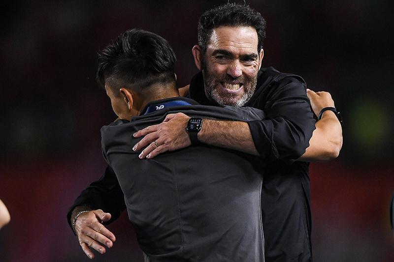 中超保级战白热化：新鹏城两连胜冲出降级区，亚泰绝平仍陷泥潭