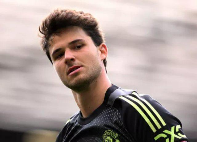 阿莫林盛赞拉芒：抗压能力出众，曼联新援表现亮眼