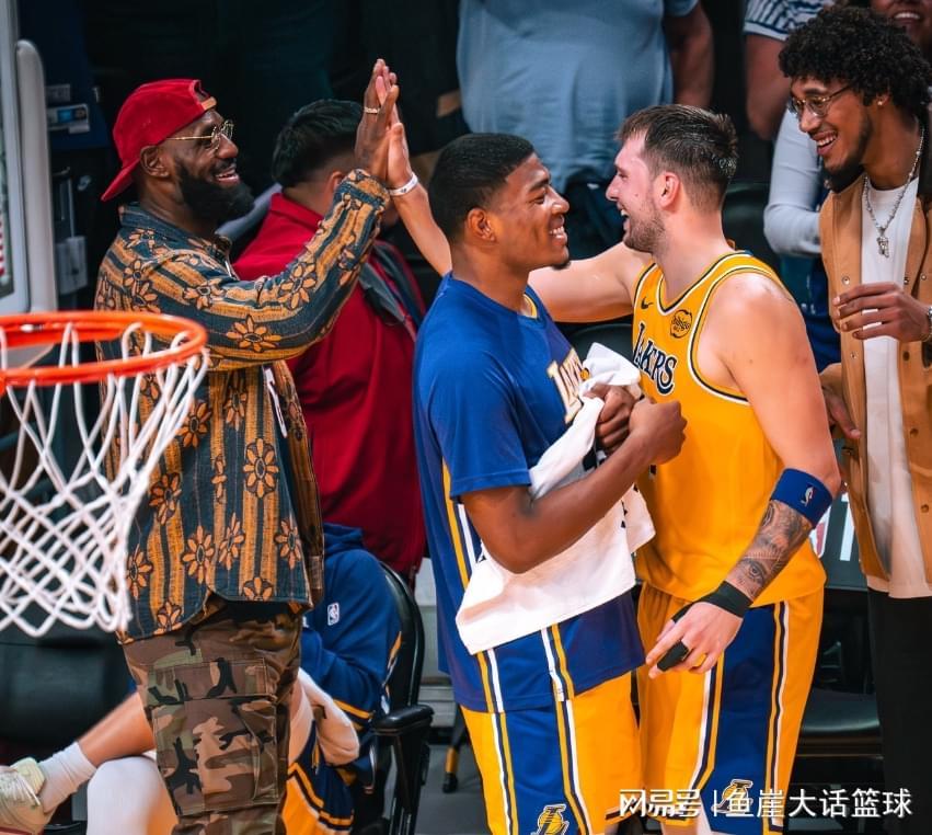 里夫斯爆发助力湖人，东契奇安心领航，两大引援成效显著