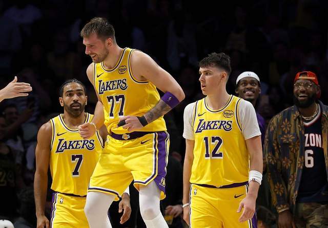 东契奇狂轰49+11+8创神迹，湖人复仇森林狼，超越哈登比肩科比